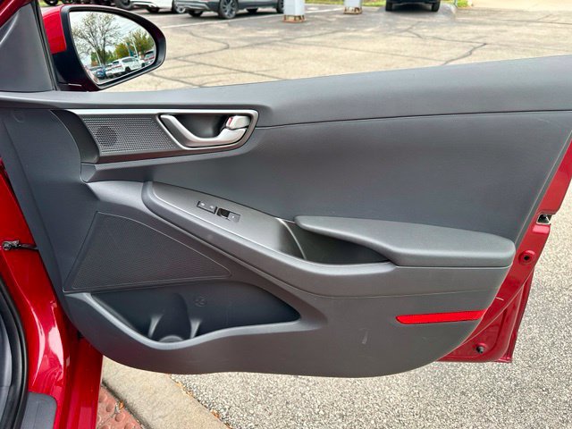 Used 2020 Hyundai Ioniq SE FWD image 20