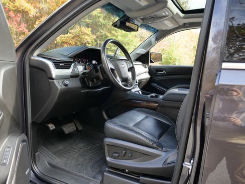 Used 2018 Chevrolet Tahoe LT image 22