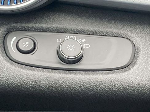 New 2026 Chevrolet Trax LT w/ Sunroof Package FWD image 26