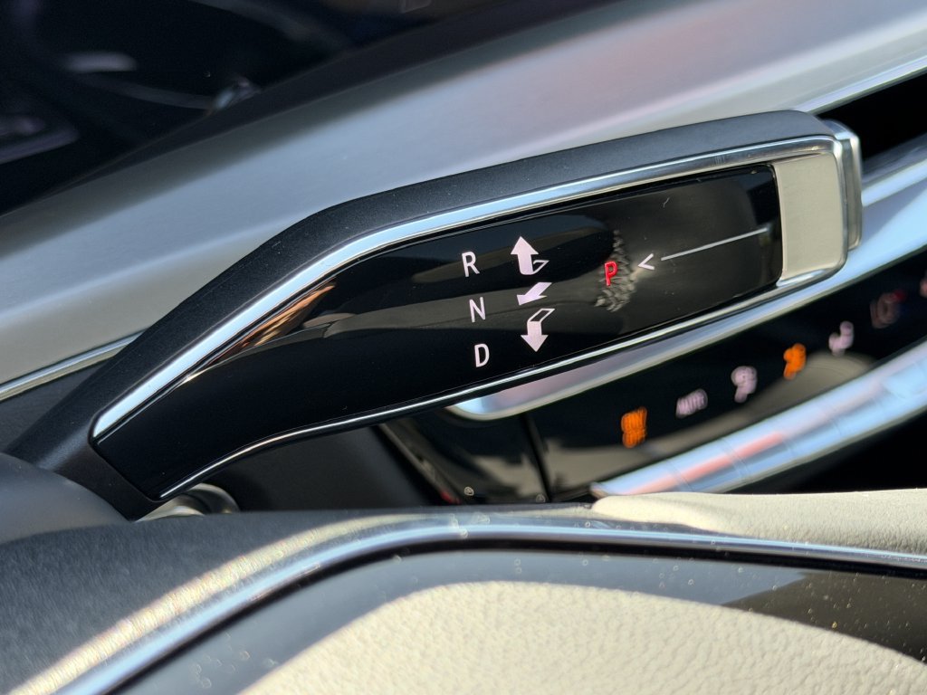 Used 2024 Cadillac Lyriq Sport AWD/4WD image 30