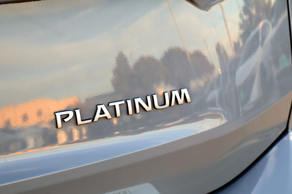 Certified 2024 Nissan Rogue Platinum w/ Platinum Premium Package FWD image 8