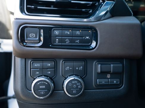 Used 2026 GMC Yukon Denali Ultimate image 19