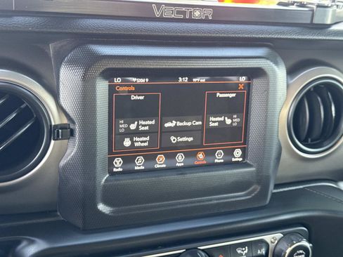 Used 2020 Jeep Gladiator Sport w/ Quick Order Package 24S image 13