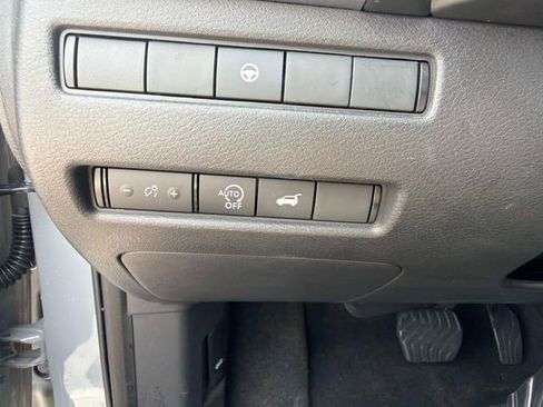 Used 2023 Nissan Rogue SL AWD/4WD image 33