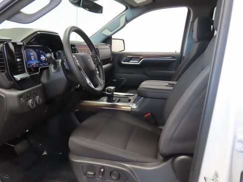 Certified 2025 Chevrolet Silverado 1500 RST w/ Redline Edition AWD/4WD image 18