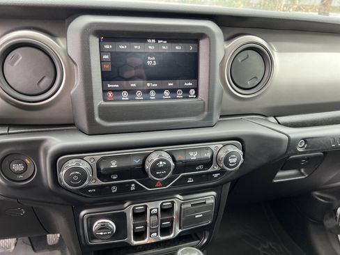 Certified 2022 Jeep Wrangler Unlimited Sport image 9