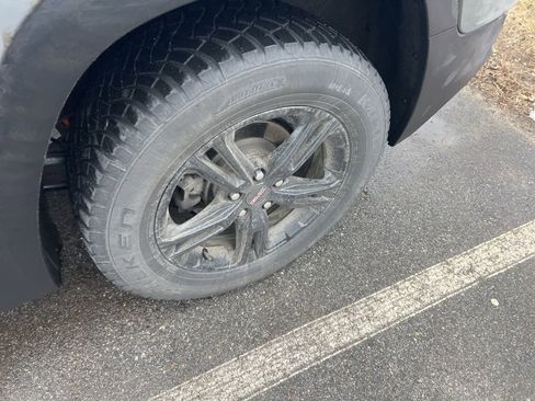 Used 2024 GMC Terrain AT4 image 3