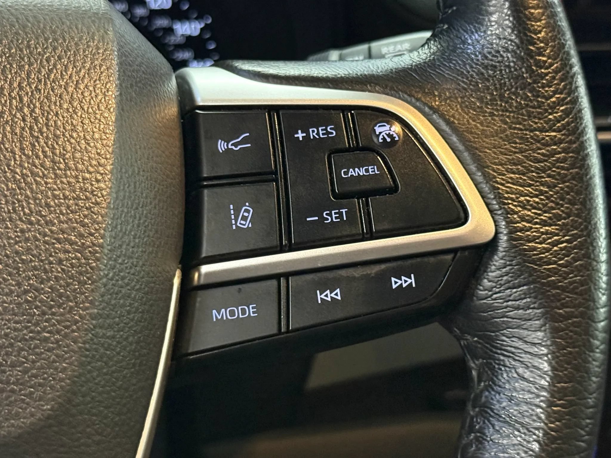 Used 2022 Toyota Sienna XLE w/ XLE Plus Package FWD image 18