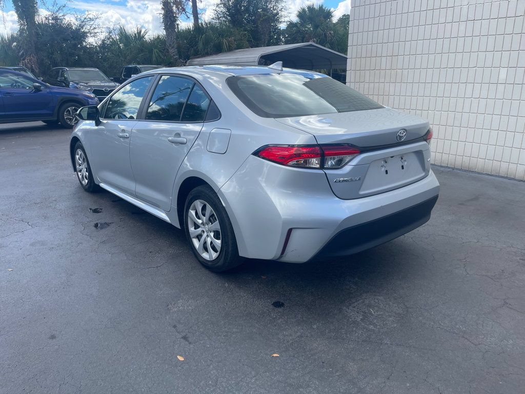 Used 2025 Toyota Corolla LE FWD image 3