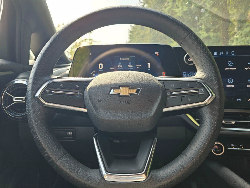 New 2026 Chevrolet Equinox EV LT FWD image 25