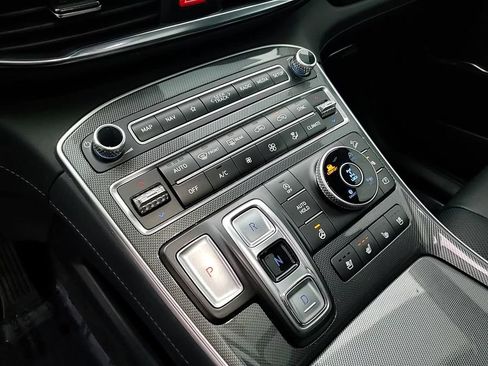 Certified 2023 Hyundai Santa Fe Limited image 20