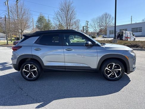 Used 2023 Chevrolet TrailBlazer RS FWD image 10
