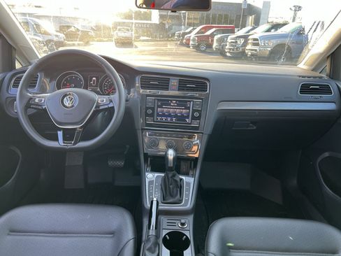 Used 2020 Volkswagen Golf 4-Door FWD image 22