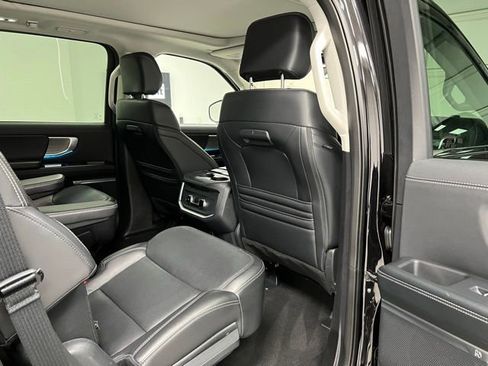 Used 2025 Ford Expedition Platinum AWD/4WD image 51