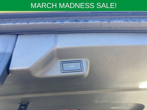 Used 2025 Volkswagen ID. Buzz 1st Edition image 31