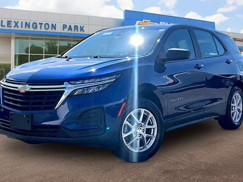 Used 2022 Chevrolet Equinox LS image 12