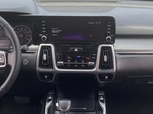 Certified 2022 Kia Sorento S FWD image 14