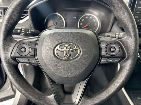 Used 2021 Toyota RAV4 XLE FWD image 14