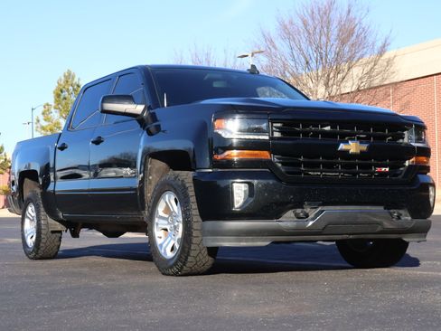 Used 2018 Chevrolet Silverado 1500 LT w/ Texas Edition image 1
