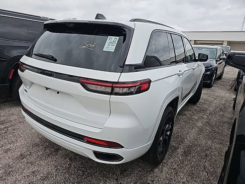 Used 2025 Jeep Grand Cherokee Limited 4xe image 11