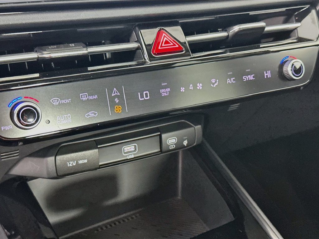 Used 2023 Kia Niro EX FWD image 17