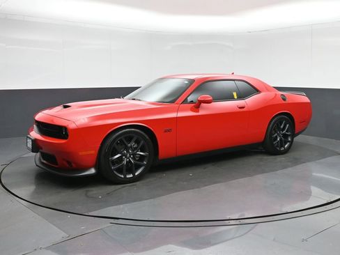 Used 2022 Dodge Challenger R/T w/ Plus Package RWD image 3