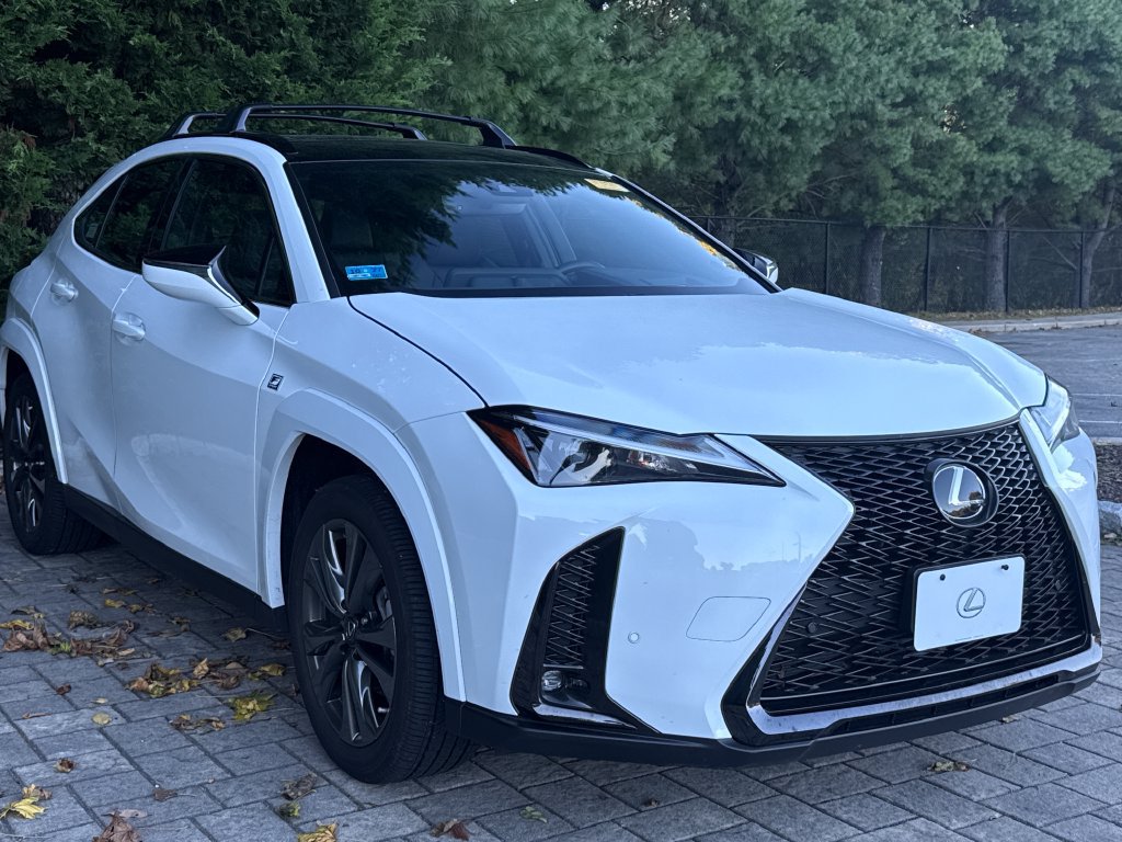 Used 2024 Lexus UX 250h F Sport AWD/4WD image 3