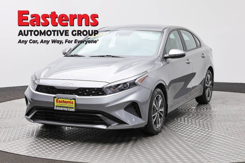 Used 2023 Kia Forte LXS w/ LXS Technology Package FWD image 1