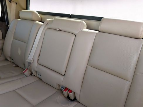 Used 2012 Chevrolet Avalanche LTZ image 13