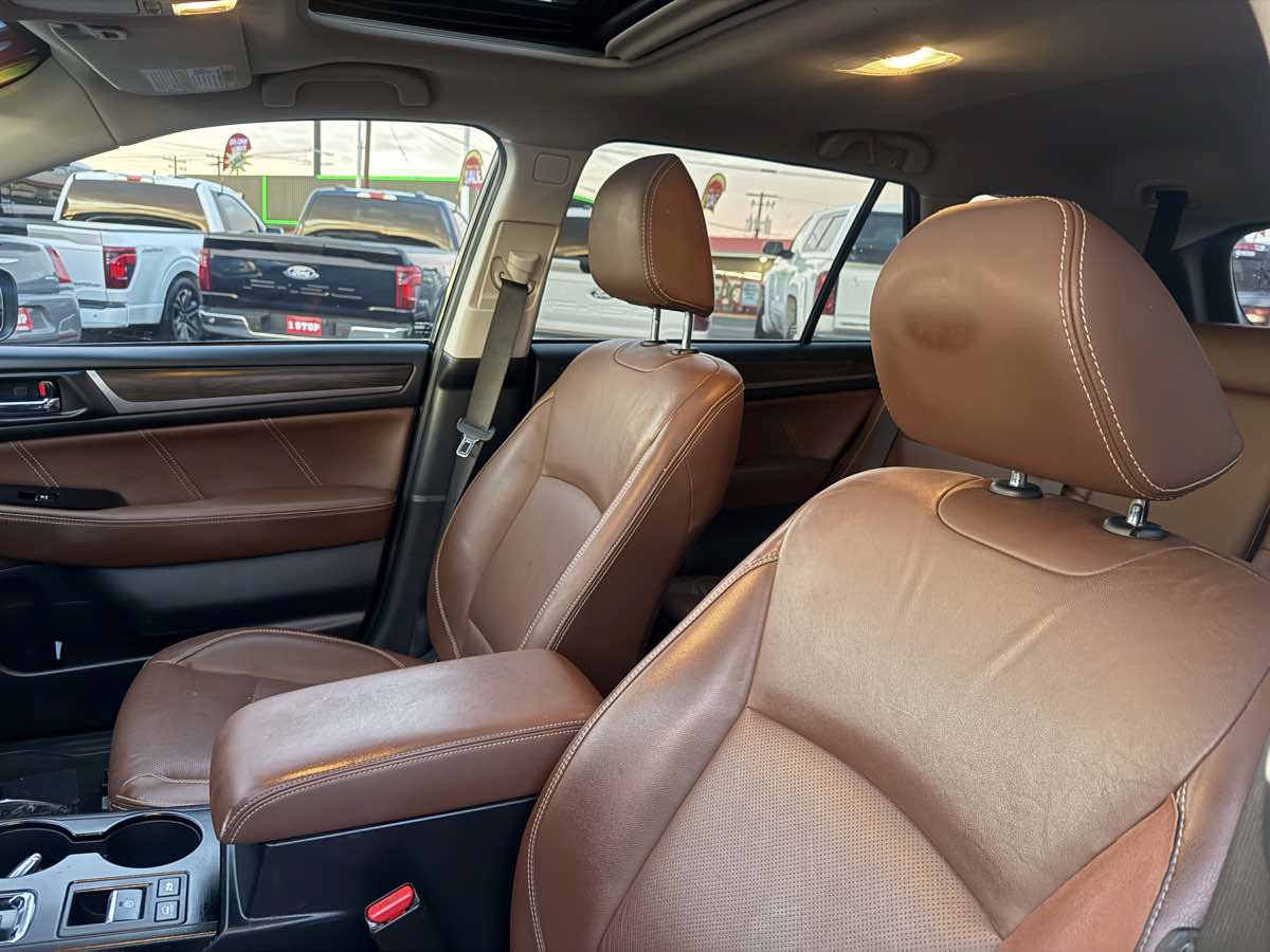 Used 2019 Subaru Outback 3.6R Touring w/ Popular Package #3A AWD/4WD image 10