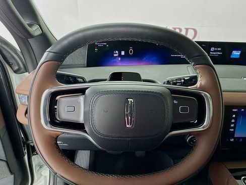 New 2026 Lincoln Navigator Reserve AWD/4WD image 12