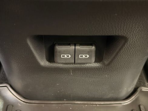 Used 2022 Toyota RAV4 Limited AWD/4WD image 30
