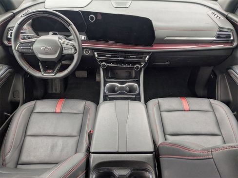 Used 2024 Chevrolet Traverse RS image 18