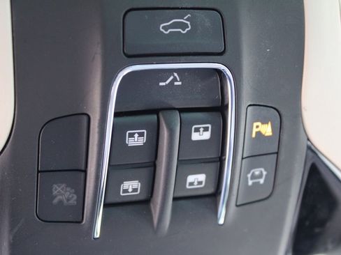 Used 2020 Maserati Levante S GranLusso image 31