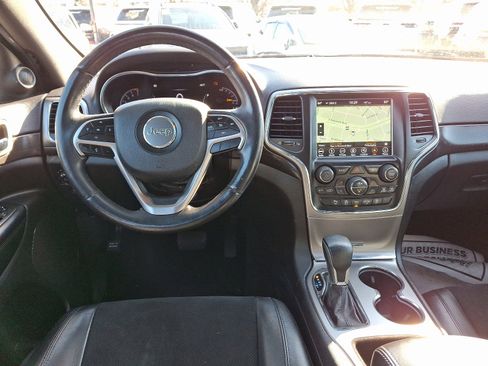 Used 2018 Jeep Grand Cherokee Altitude AWD/4WD image 11
