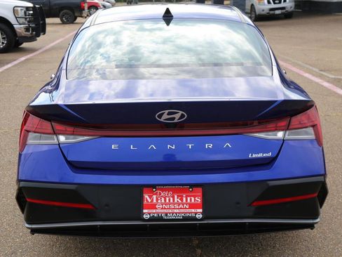 Used 2024 Hyundai Elantra Limited image 4