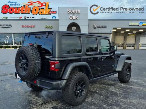 Used 2024 Jeep Wrangler Unlimited AWD/4WD image 3