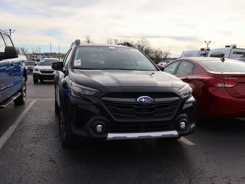 Used 2023 Subaru Outback Limited image 8