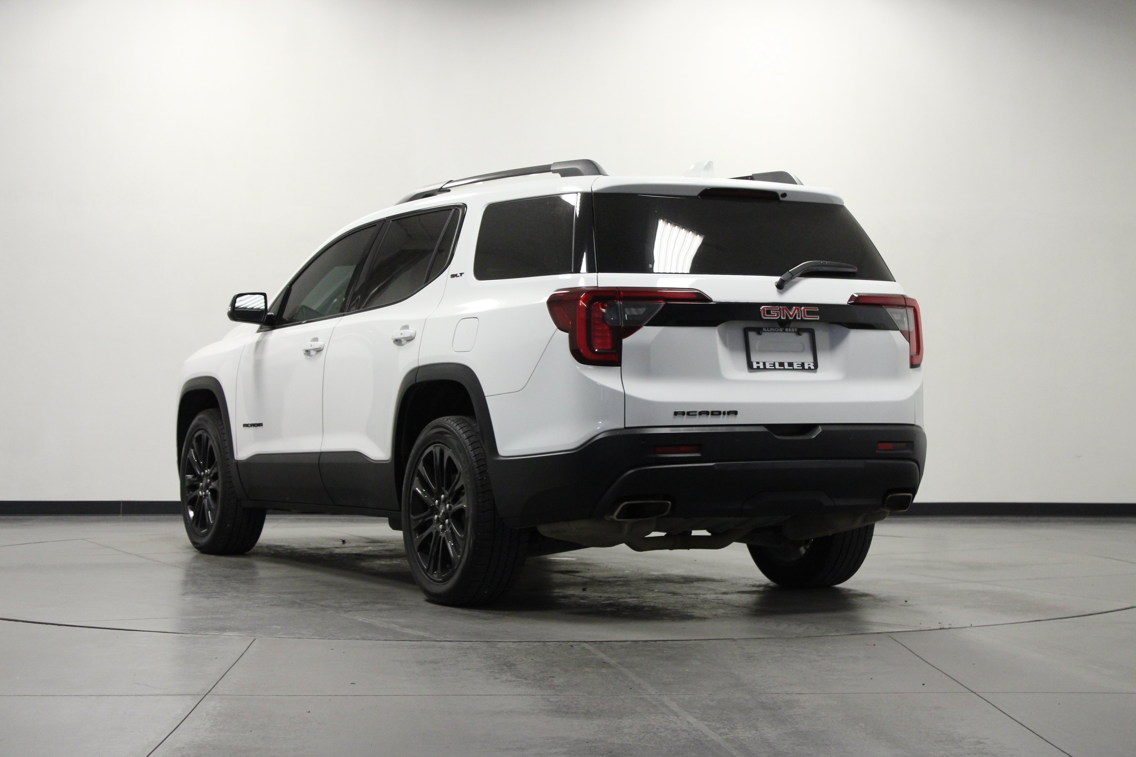 Used 2023 GMC Acadia SLT w/ Elevation Edition FWD image 6