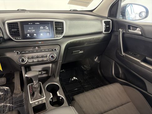 Used 2021 Kia Sportage LX FWD image 4
