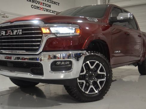 Used 2025 RAM 1500 Laramie AWD/4WD image 1