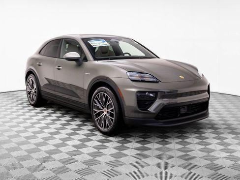 New 2026 Porsche Macan 4 Electric AWD/4WD image 6