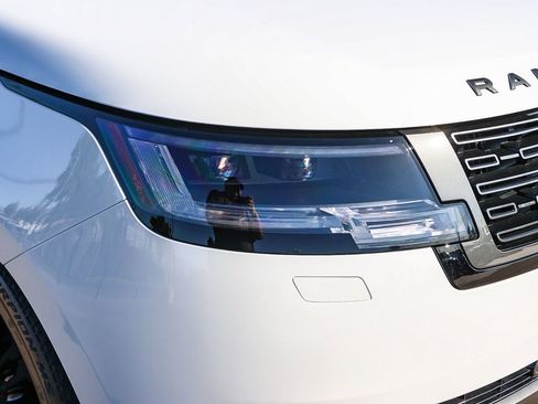 New 2026 Land Rover Range Rover SE image 15