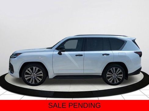 Certified 2022 Lexus LX 600 4WD w/ Appearance Package image 7