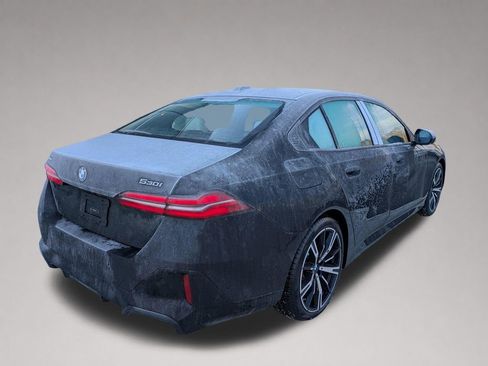 New 2026 BMW 530i xDrive w/ M Sport Package AWD/4WD image 4