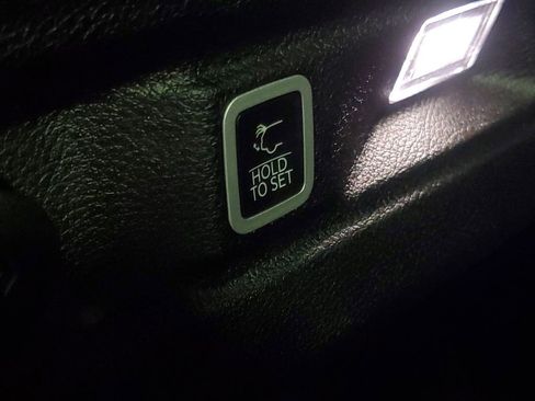 Used 2024 Jeep Grand Cherokee L Limited w/ Luxury Tech Group II image 10