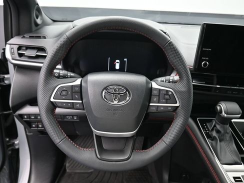 Used 2025 Toyota Sienna XSE image 16