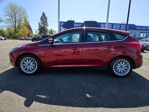 Used 2013 Ford Focus Titanium FWD image 2