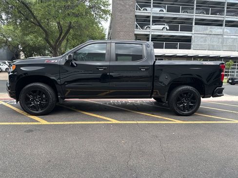 Used 2022 Chevrolet Silverado 1500 LT Trail Boss w/ LT Trail Boss Premium Package AWD/4WD image 4