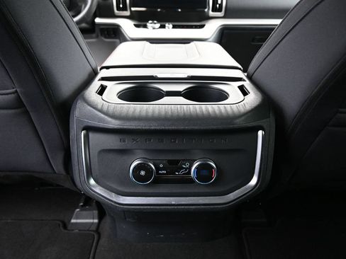 Used 2025 Ford Expedition Active AWD/4WD image 26